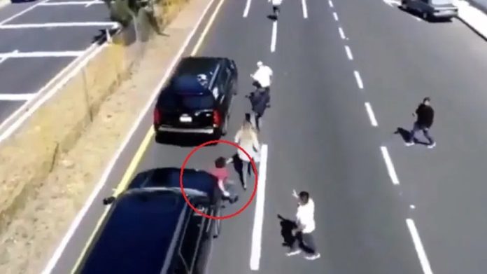 Camioneta de López Obrador atropella a joven en Tlaxcala