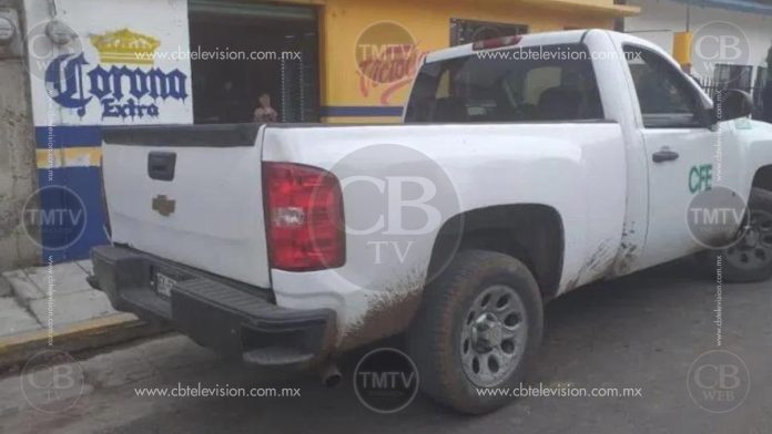 Extorsionaban en una camioneta con logos apócrifos de la CFE; hay tres detenidos