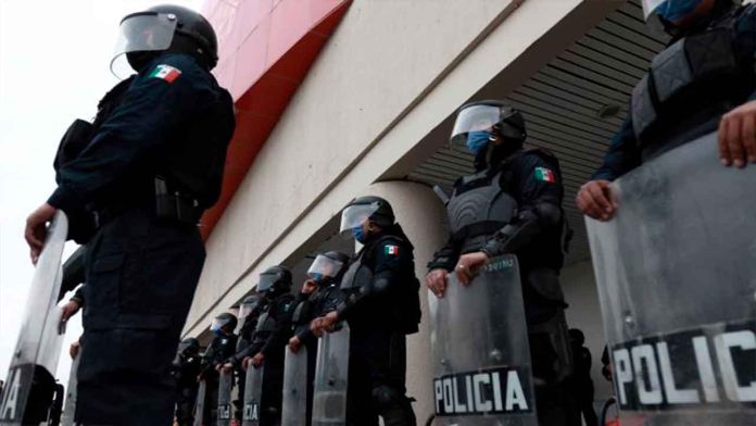 Policías