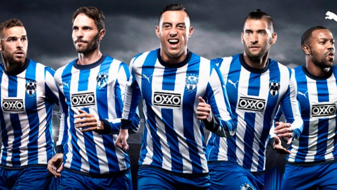 Rayados ofrece a sus aficionados figuras de cartón con su rostro.