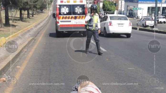 Vehículo mata a peatón en el periférico norte de Morelia
