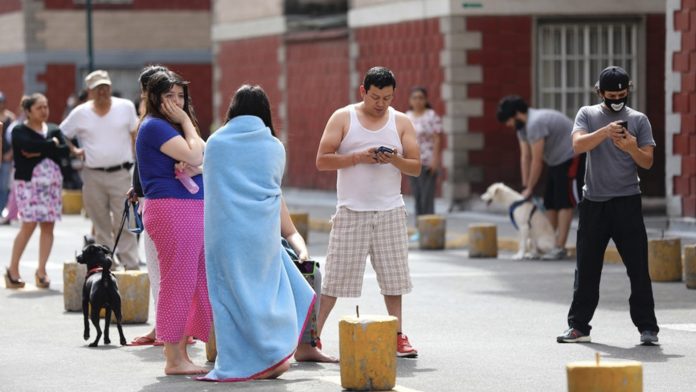 Dos lesionados en CDMX por sismo; funcionaron el 97.5 por ciento de altavoces