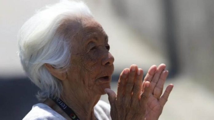 Viejita es detenida por segunda vez al salir de su casa para pedir trabajo, no tiene que comer