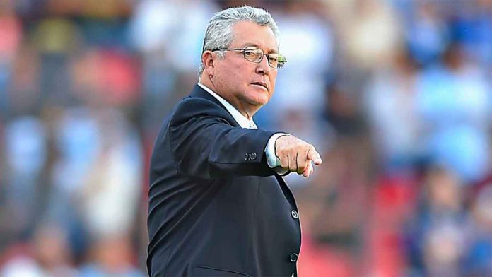 Víctor Manuel Vucetich renuncia como entrenador de los Gallos Blancos