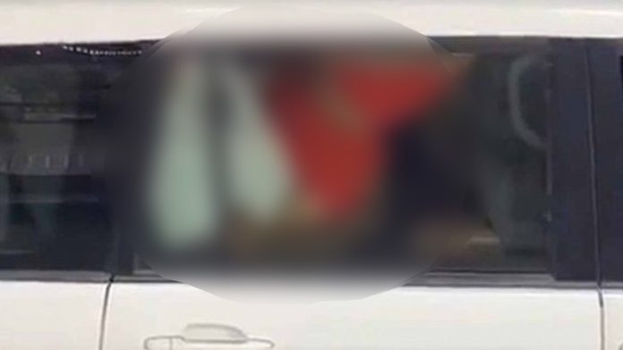 Video: Captan a dos trabajadores de la ONU teniendo sexo en un auto oficial