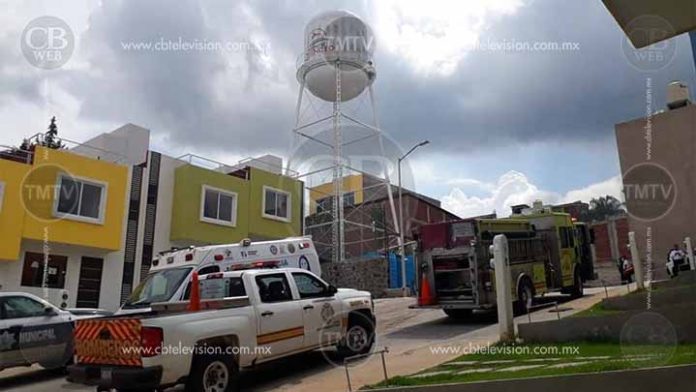 Joven subió a un tanque elevado de Terrazas del Quinceo, bomberos intentan salvarlo.