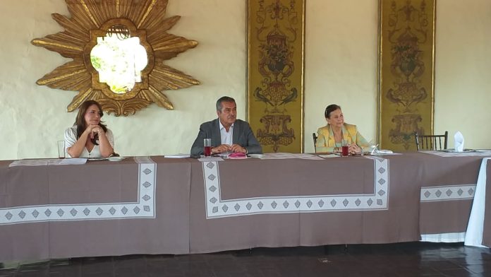 Se reúne Morón Orozco con empresarias de EMAC