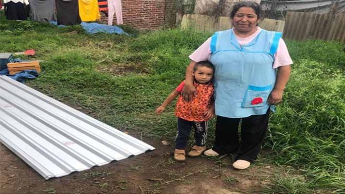 Avanza con éxito entrega de láminas del programa “Sin Goteras”