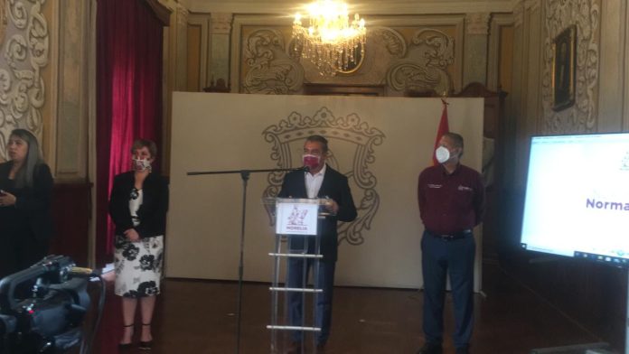 No se puede mantener los negocios más tiempo cerrados porque se colapsará la economía: Raúl Morón