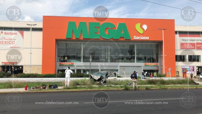 Un peatón muerto, deja fuerte choque en el periférico de Morelia