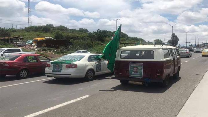 Caravana motorizada genera caos en Morelia