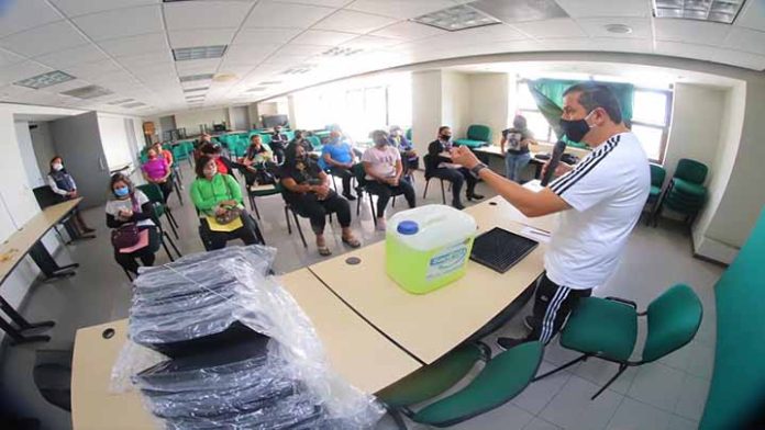 Sedesoh da material de protección a instructores gimnasios