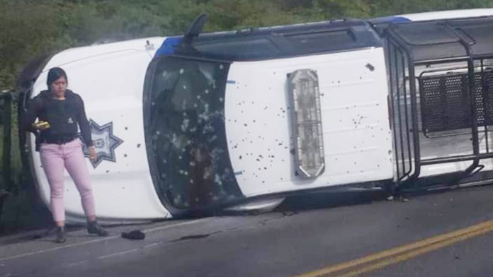 Sicarios rafaguean y dan muerte a policías de Guanajuato