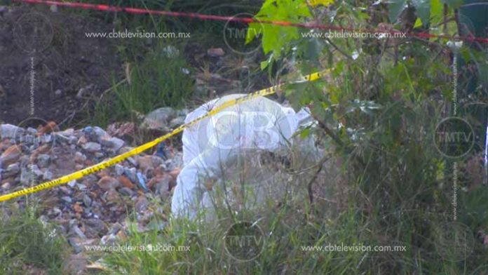 Hallan a dos hombres putrefactos en la carretera Lázaro Cárdenas-Colima