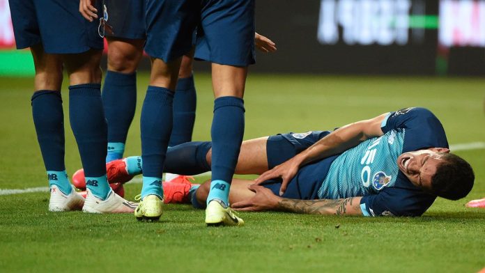 Mateus Uribe Sufre una terrible lesión en el partido de Porto vs Braga