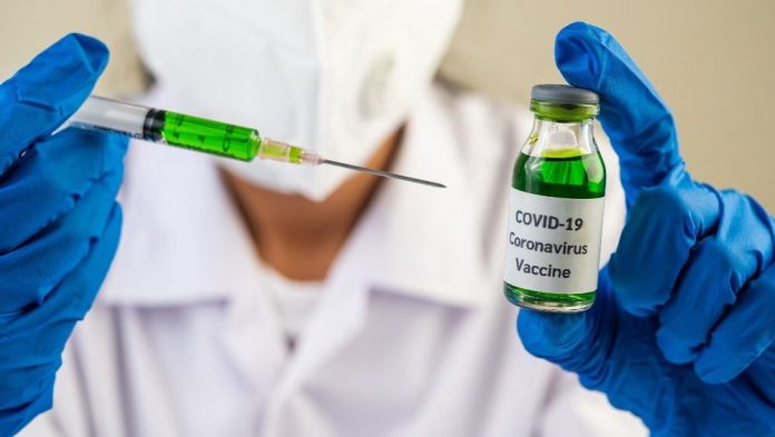 En Rusia ya se produjeron las primeras dosis de la vacuna contra el covid