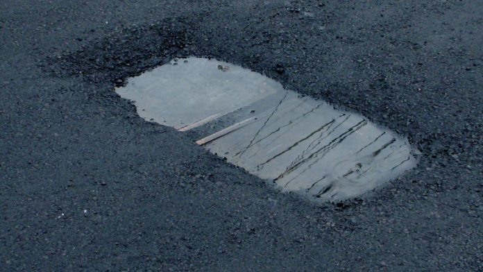 Reencarpetamiento de calles en Lomas de Morelia no durará, afirman habitantes