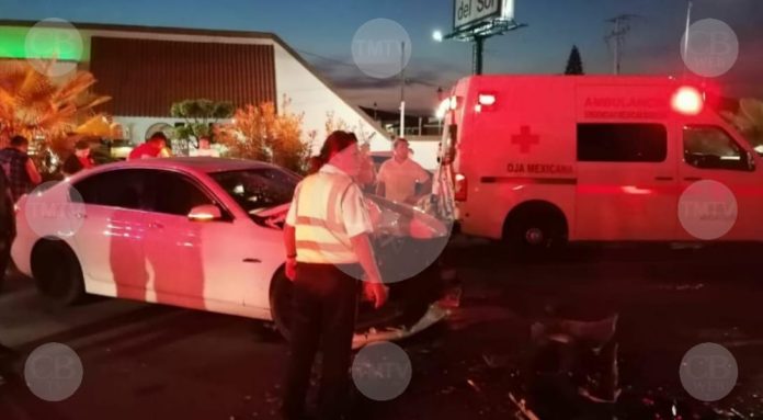 Carambola de autos deja 4 heridos afuera del Teletón Morelia