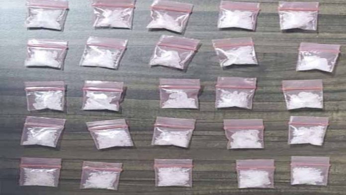 Lo detienen con 25 ‘bolsitas’ de metanfetaminas en Uruapan