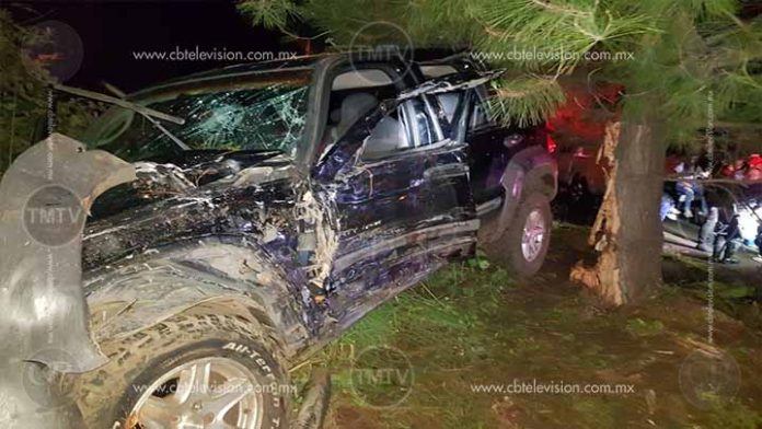 Un hombre herido y cuatro muertos deja choque carretero en Peribán