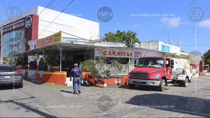 Explota tanque estacionario en negocio de carnitas de LC
