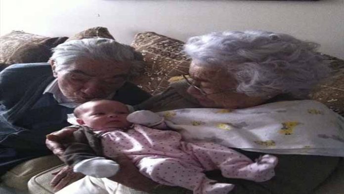 Las historias de amor si existen; abuelitos con el récord del matrimonio más longevo del mundo