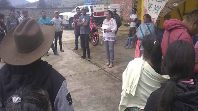 Diputada María Cávez se reunió con aspirantes de la Normal indígena de Cherán para atender pliegos petitorios