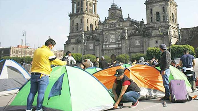 Cumple 5 días plantón de CNTE y normalistas michoacanos en el Zócalo