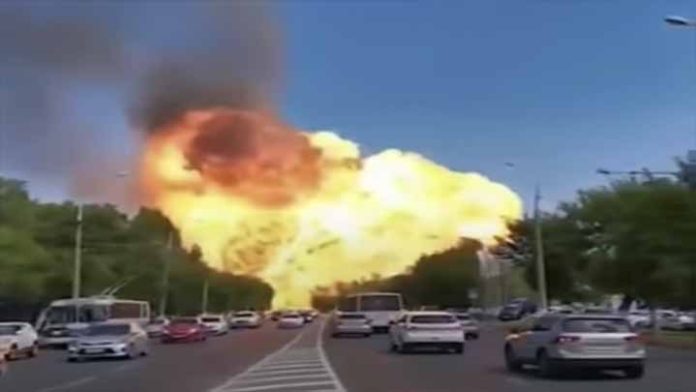 Video; Explosión de gran magnitud, de una gasolinera en Rusia