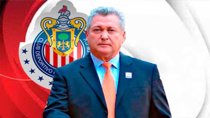 Víctor Manuel Vucetich se convierte en el nuevo técnico de Chivas