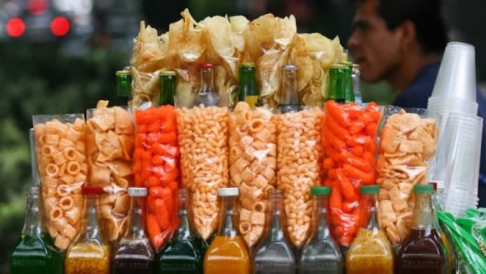 Oaxaca primer estado en prohibir la venta de comida chatarra a menores