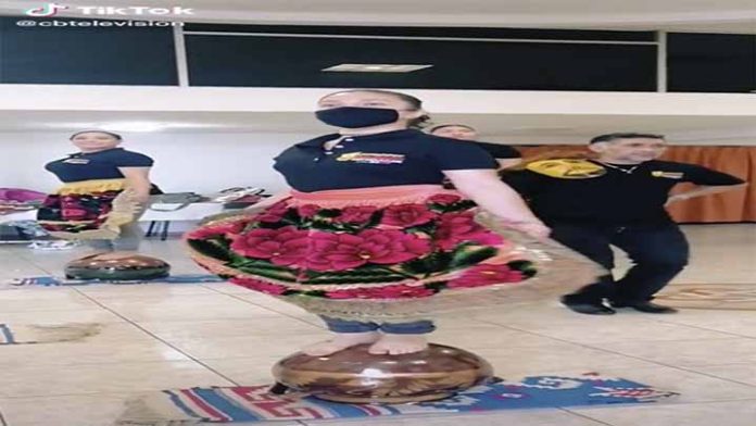 Te mostramos un baile típico mexicano que te dejara impactado