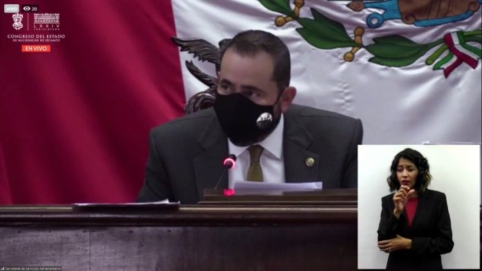 Propone Humberto González derogar ataques al honor y proteger libertad de expresión
