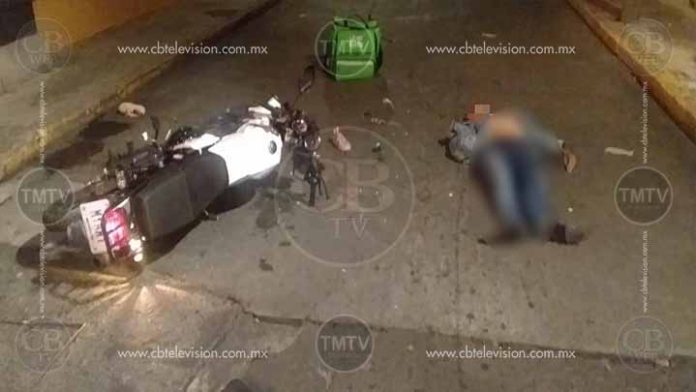 Vehículo fantasma mata a un Uber Eats en el centro de Morelia
