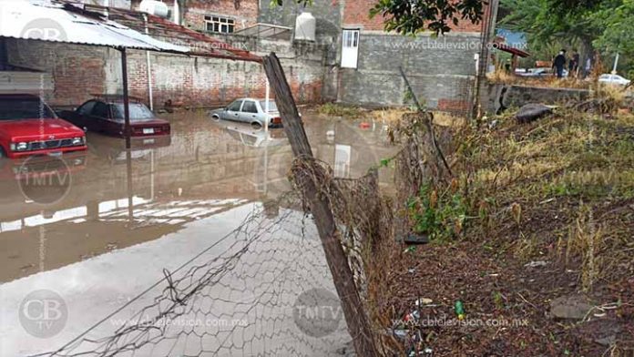 Se inunda Tangamandapio; la tierra de “Jaimito El Cartero”
