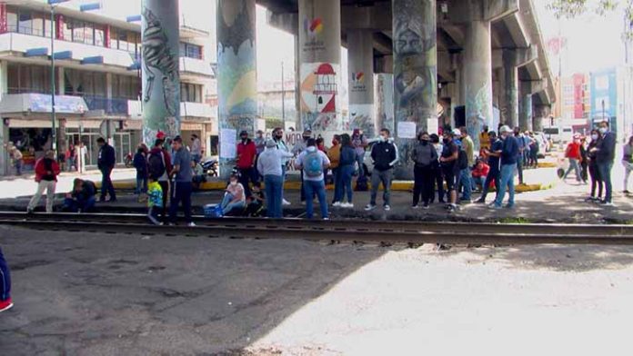 CNTE amenaza con bloquear todas las vías del tren en Michoacán