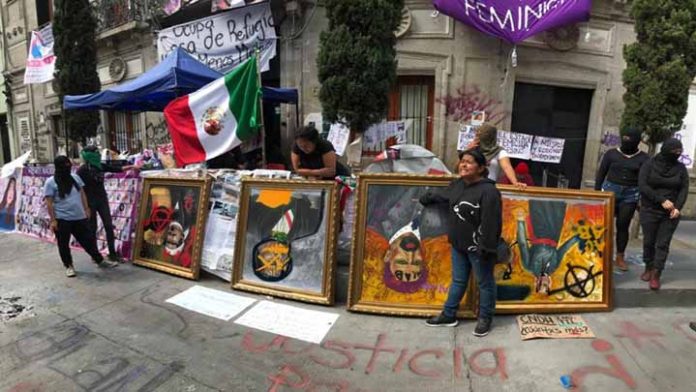 Acusan a feministas de cobrar 3 mil pesos por apoyar a madres