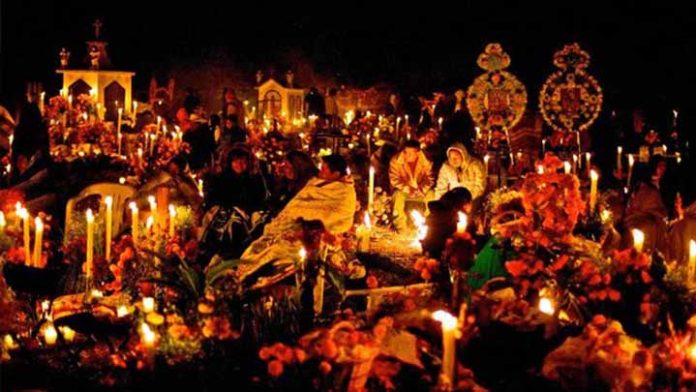 Janitzio suspenderá el paso a Turismo durante Noche de Muertos