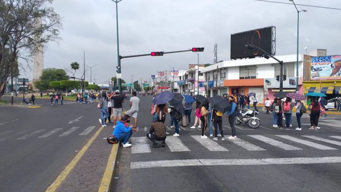 SEE asegura que hay diálogo con normalistas y no hay razón para protestas