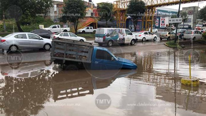 Morelia te recibe con baches en su acceso Poniente