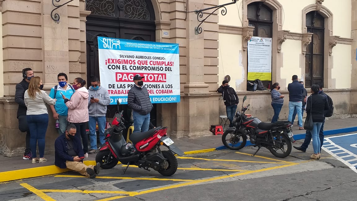 Trabajadores del Colegio de Bachilleres toman finanzas y tesorerías en todo el estado Trabajadores del Colegio de Bachilleres toman finanzas y tesorerías en todo el estado