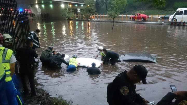 Mujer muere ahogada luego de que su casa se inundara por las lluvias Mujer muere ahogada luego de que su casa se inundara por las lluvias