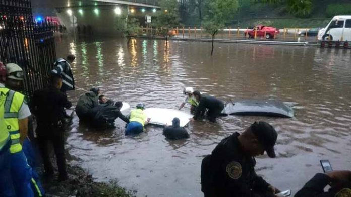 Mujer muere ahogada luego de que su casa se inundara por las lluvias