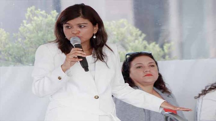 Las mujeres no queremos que hombres violentos lleguen a altos cargos de representación: Carol Arriaga