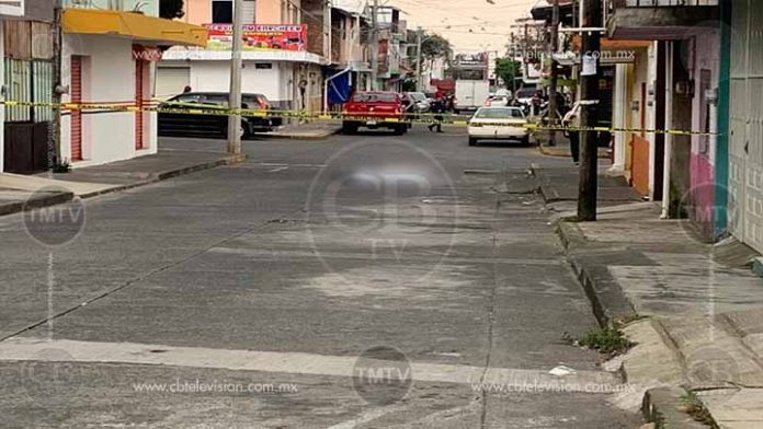 Lo asesinan a unos pasos de su casa en la Ramón Farías