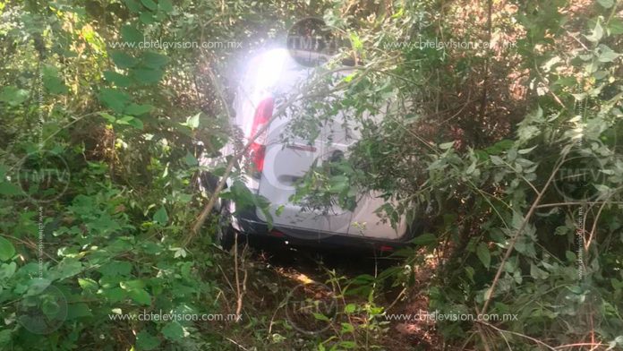 Camioneta se sale de la carretera Mil Cumbres
