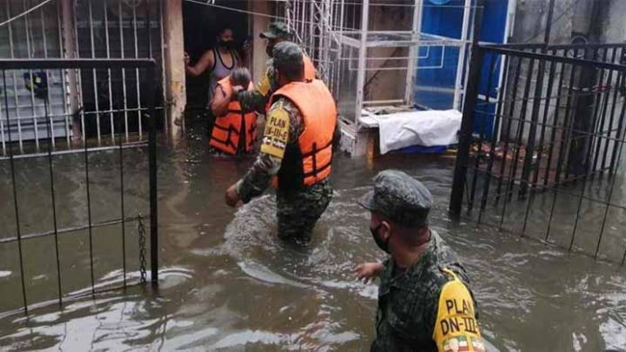 El sistema frontal No. 9 deja inundaciones en Tabasco