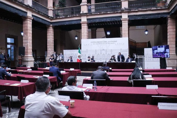 Diputados van por iniciativas en apoyo y protección a migrantes michoacanos