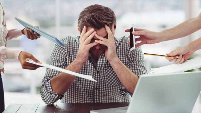 Las empresas que no cuiden a sus empleados del estrés laboral recibirían multa de hasta 400 mil pesos
