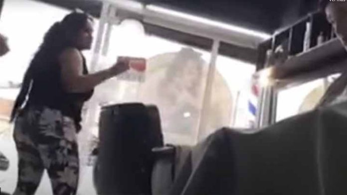 Surge en Morelia #Lady40pesos; se niega a pagar corte de cabello